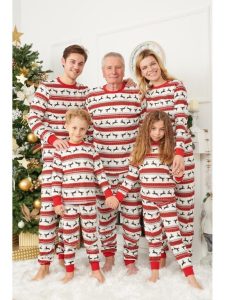 set pijamale craciun familie